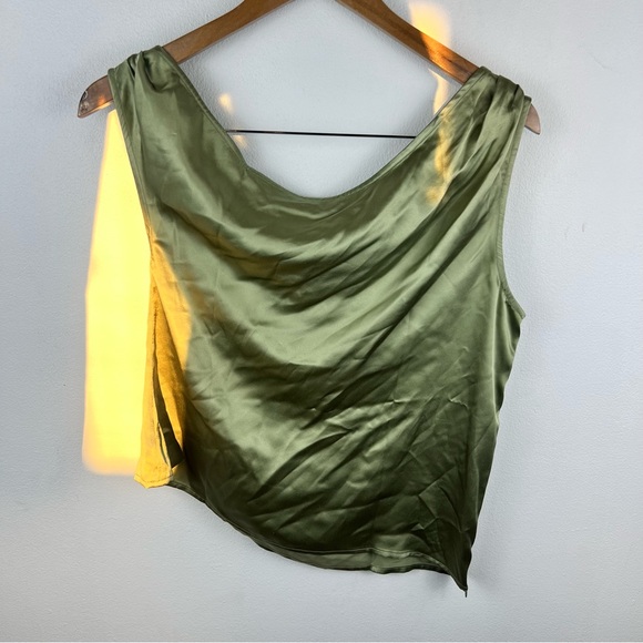 NEW Reformation Annika Silk Top - Picture 5 of 7